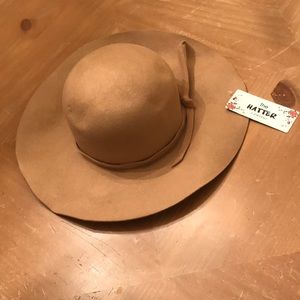 Felt, Camel colored floppy hat - NEVER WORN